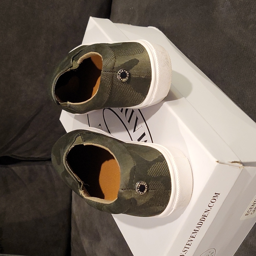 Steve Madden Slip-on Sneaker - Picture 4 of 8